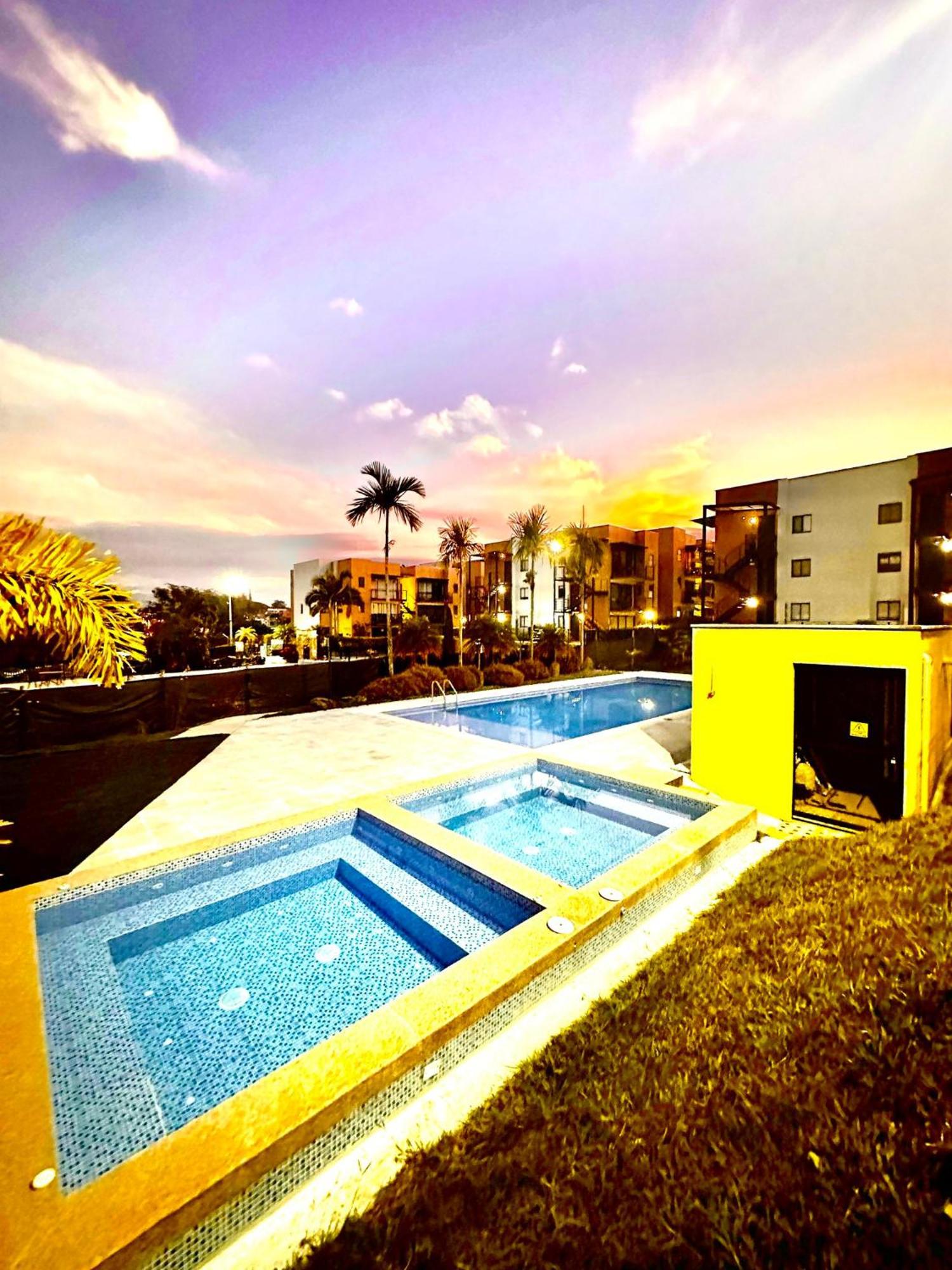 Apartamento Privado Vacacional A 5M Del Aeropuerto, 20 Minutos Del Parque Del Cafe Y Centro De Armenia Con 4 Piscinas, 3 Jacuzzi, Sauna By Molca Xperiences 2H Esterno foto